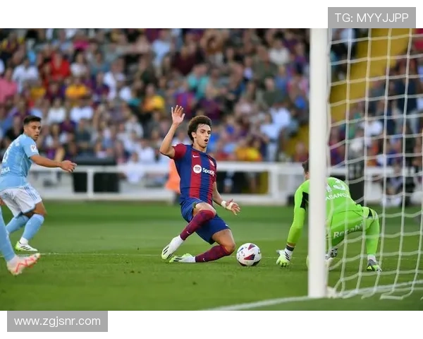 莱万点球破门助巴萨逆转取胜 登顶西甲积分榜首位