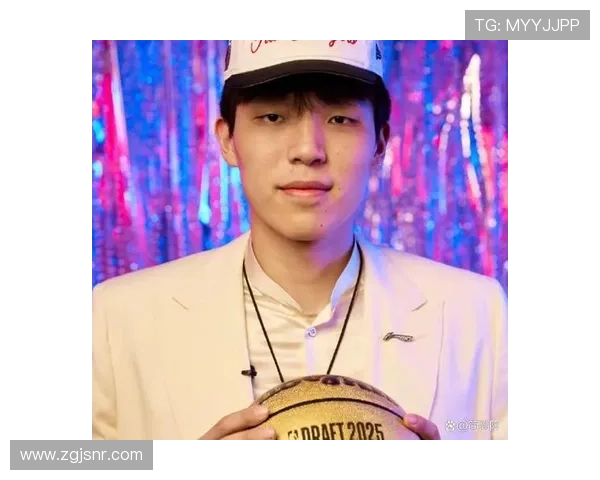 杨瀚森迎20岁生日圆梦NBA 第16顺位被选中开启职业生涯新篇章